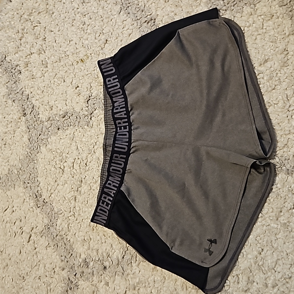 Under Armour Shorts, M